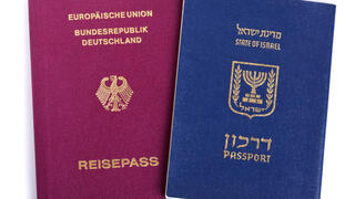 Немецкий и израильский паспорт 