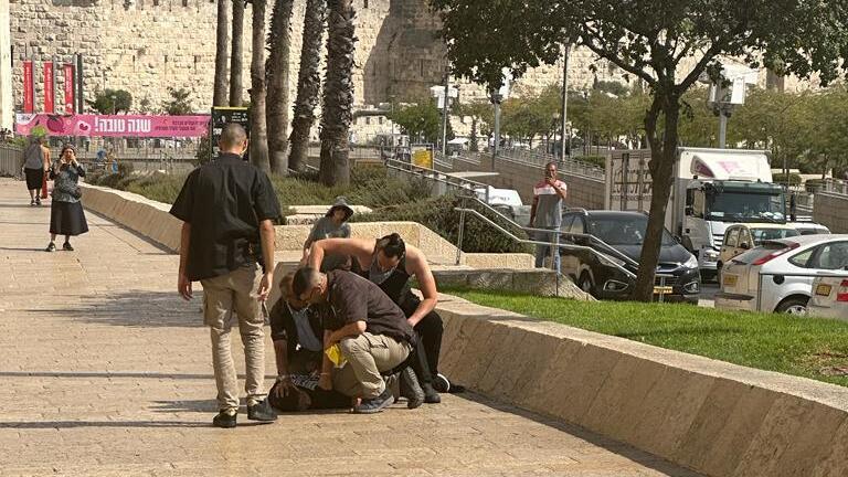פיגוע דקירה שער יפו ירושלים 