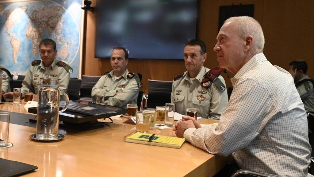 שר הביטחון יואב גלנט בהערכת מצב לקראת חגי תשרי