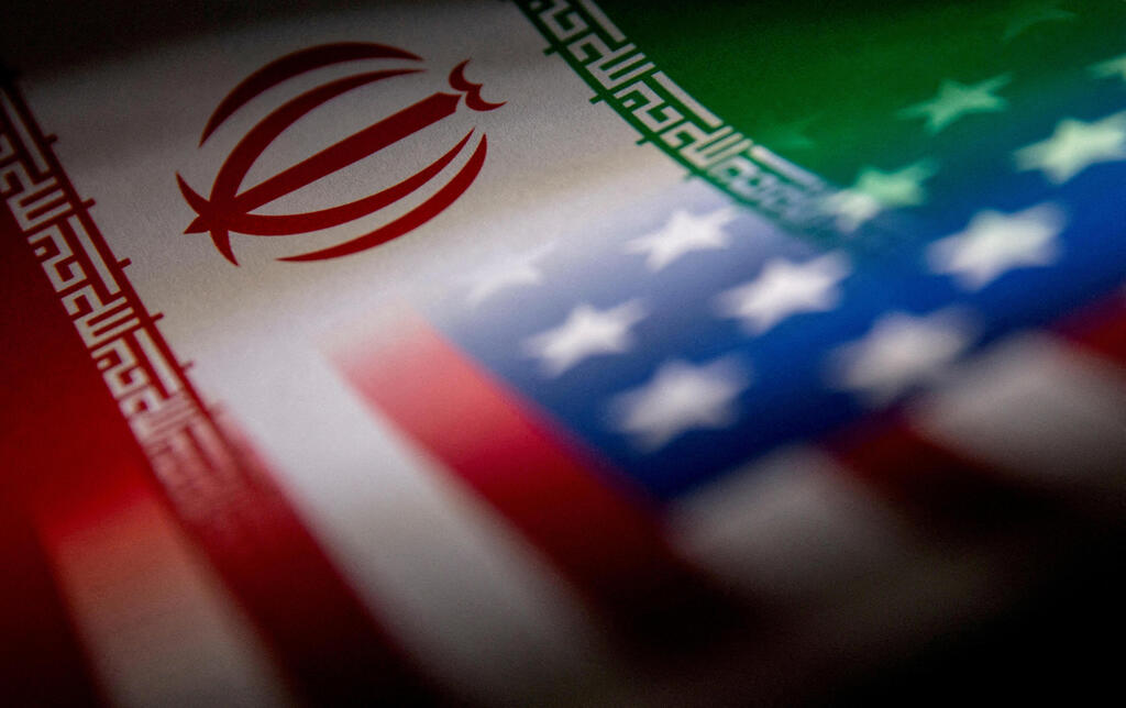 The Iranian and American flags 