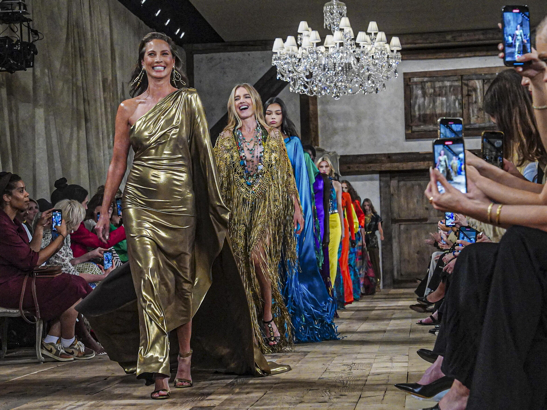 כריסטי טרלינגטון בתצוגת האופנה של ראלף לורן בניו יורק, ספטמבר 2023