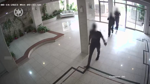 Подозреваемые в ограблении представились сотрудниками полиции