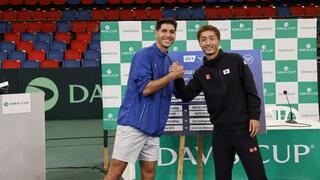 הטניסאי הישראלי ישי עוליאל עם הטניסאי היפני שו שימבהקורו
