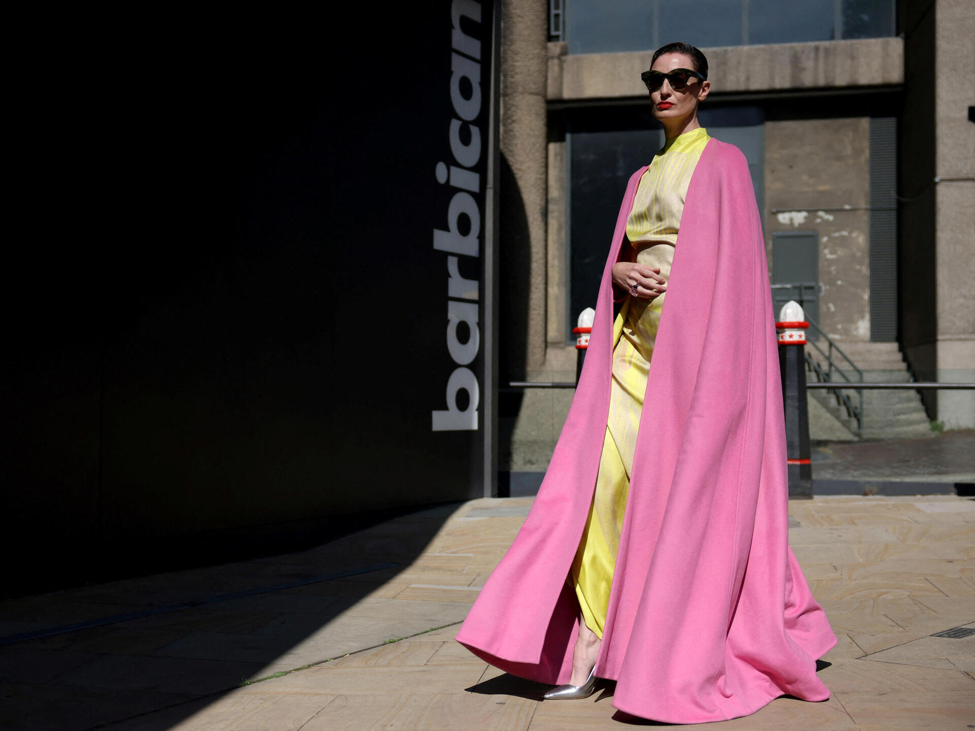 ארין או'קונור בתצוגת האופנה של רוקסנדה אילינצ'יץ' בלונדון, ספטמבר 2023