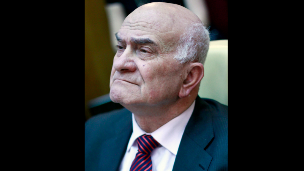 Евгений Ясин