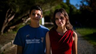 סופיה אוליביירה, בת ה-18, ואחיה אנדרה אוליביירה, בן ה-15, שנכללו על ששת התובעים בתיק שהוגש לבית הדין האירופי לזכויות אדם 