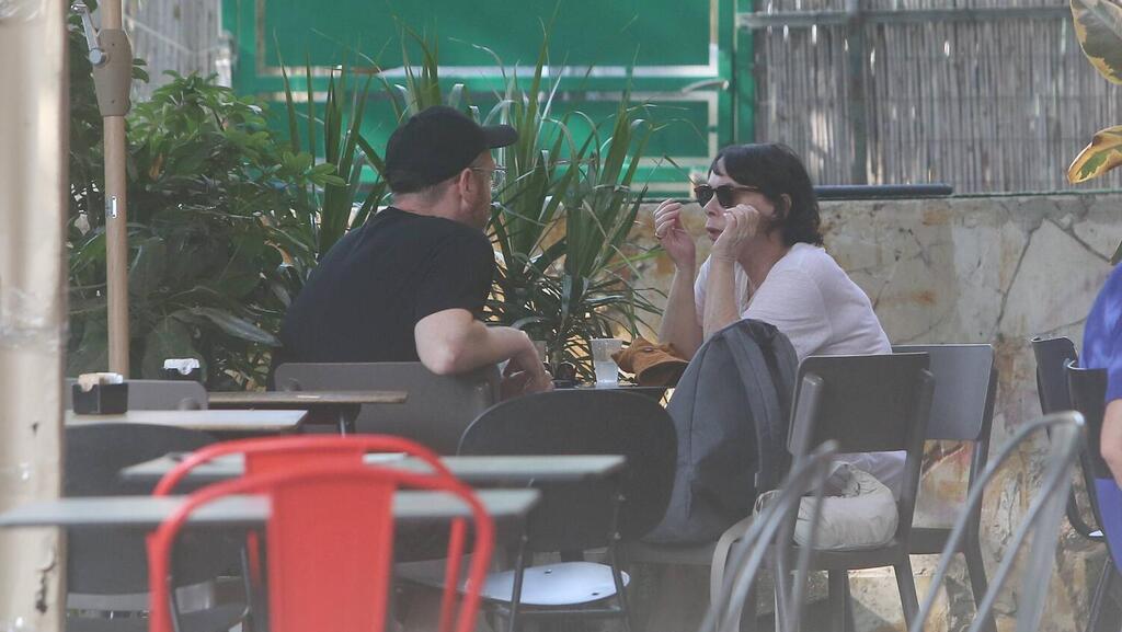 פפראצי אורלי זילברשץ