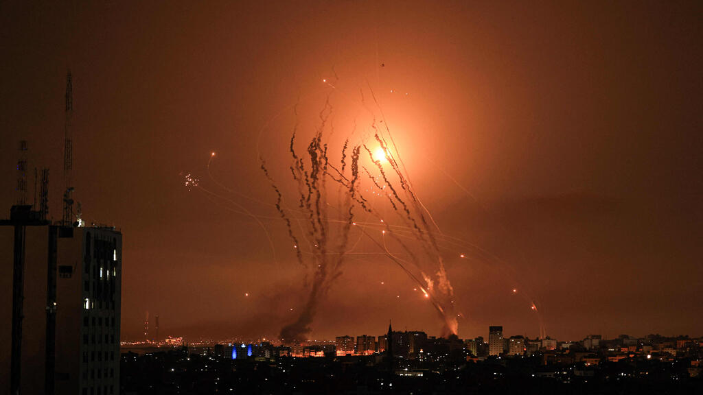 שיגורי רקטה רקטות מ עזה כפי שתועדו בשמי נתיבות