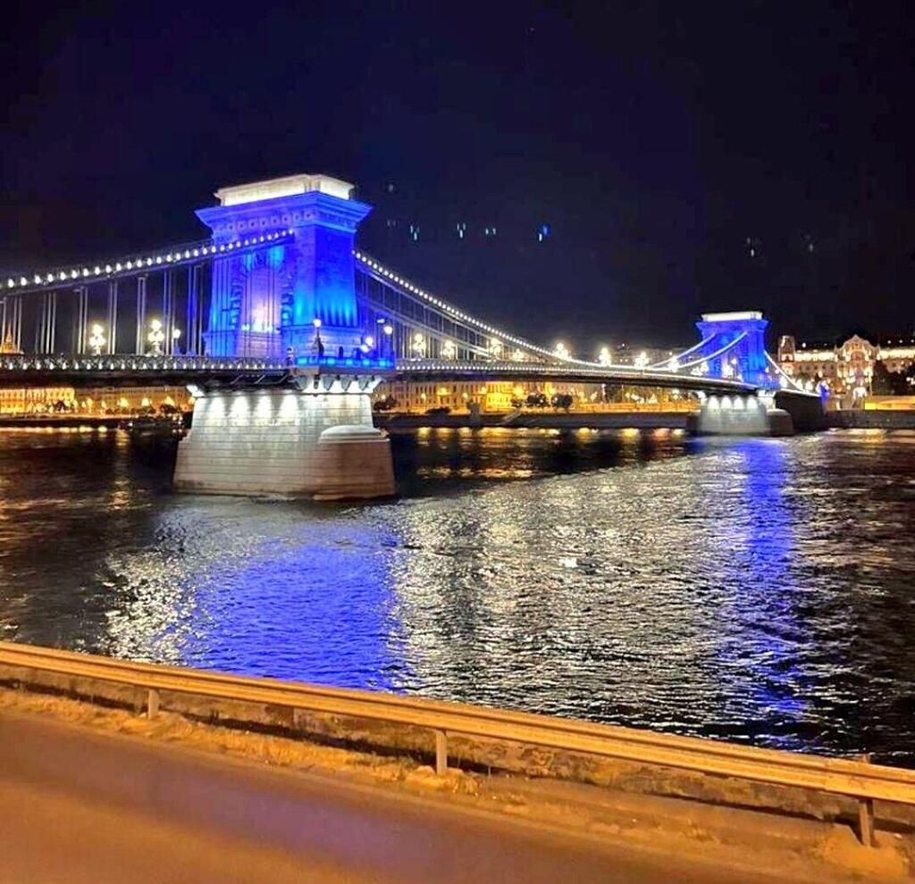 Budapest lit in the colors of the Israeli flag 