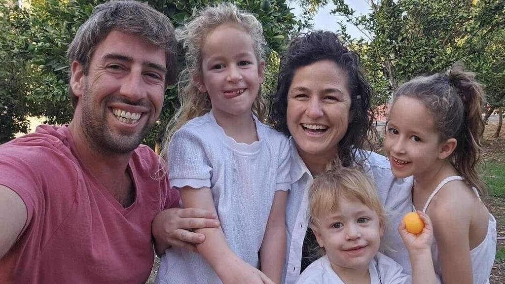 תמר קדם סימן טוב ומשפחתה