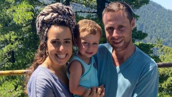 רס"ן שמיר ז"ל עם אשתו ובנו לביא