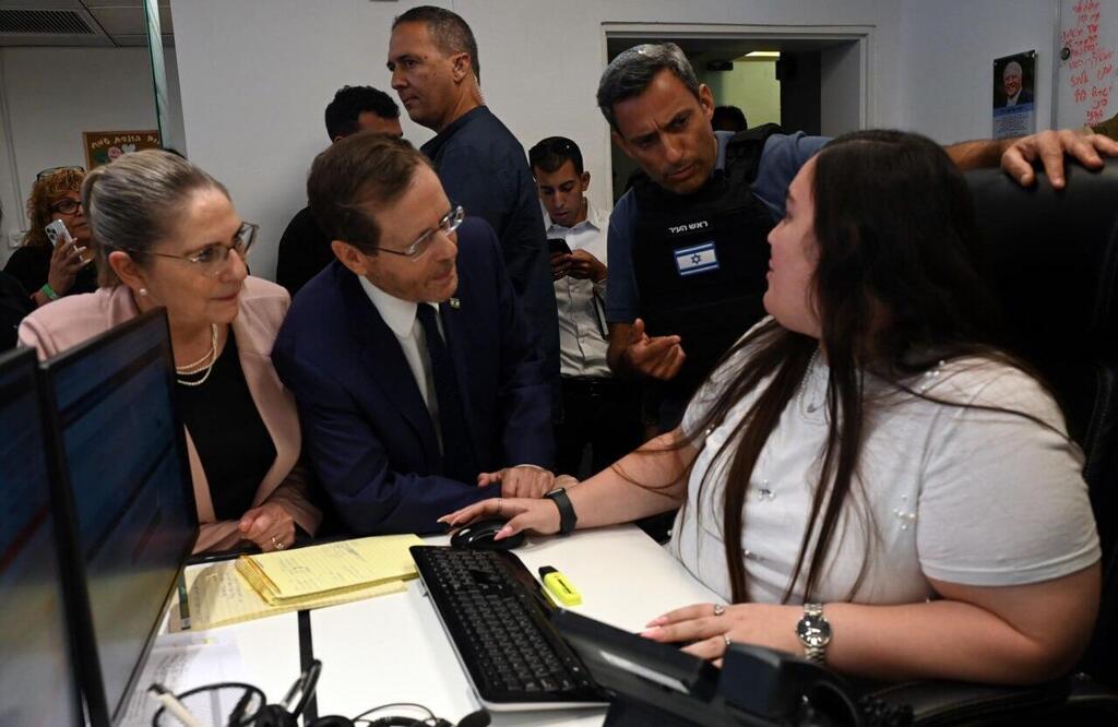 צילום: חיים צח / לע״מ נשיא המדינה יצחק הרצוג נפגש עם ראש עיריית שדרות אלון דוידי וסייר בעיר