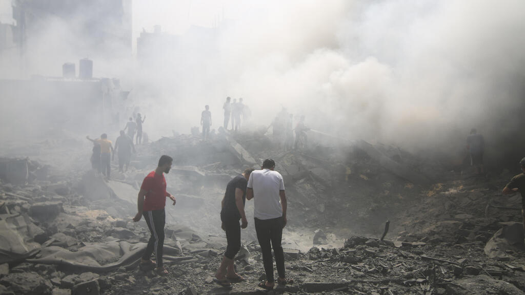 תקיפות חיל האוויר ברפיח (צילום: AP Photo/Hatem Ali) תקיפות חיל האוויר ברפיח