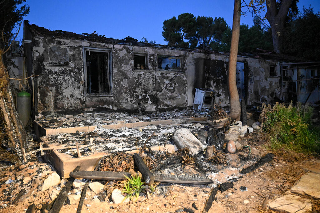 בית שרוף בקיבוץ בארי בעקבות תקיפת חמאס