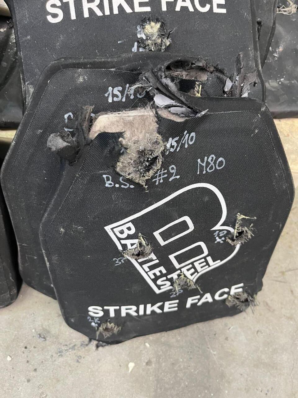 במסגרת הבדיקות שמבצעים משרד הביטחון וצה״ל: עשרות משלוחים של אפודים קרמיים ולוחות מיגון קרמיים שהובאו לישראל כתרומה, התגלו בניסויי ירי כפגומים ומסכנים חיי חיילים