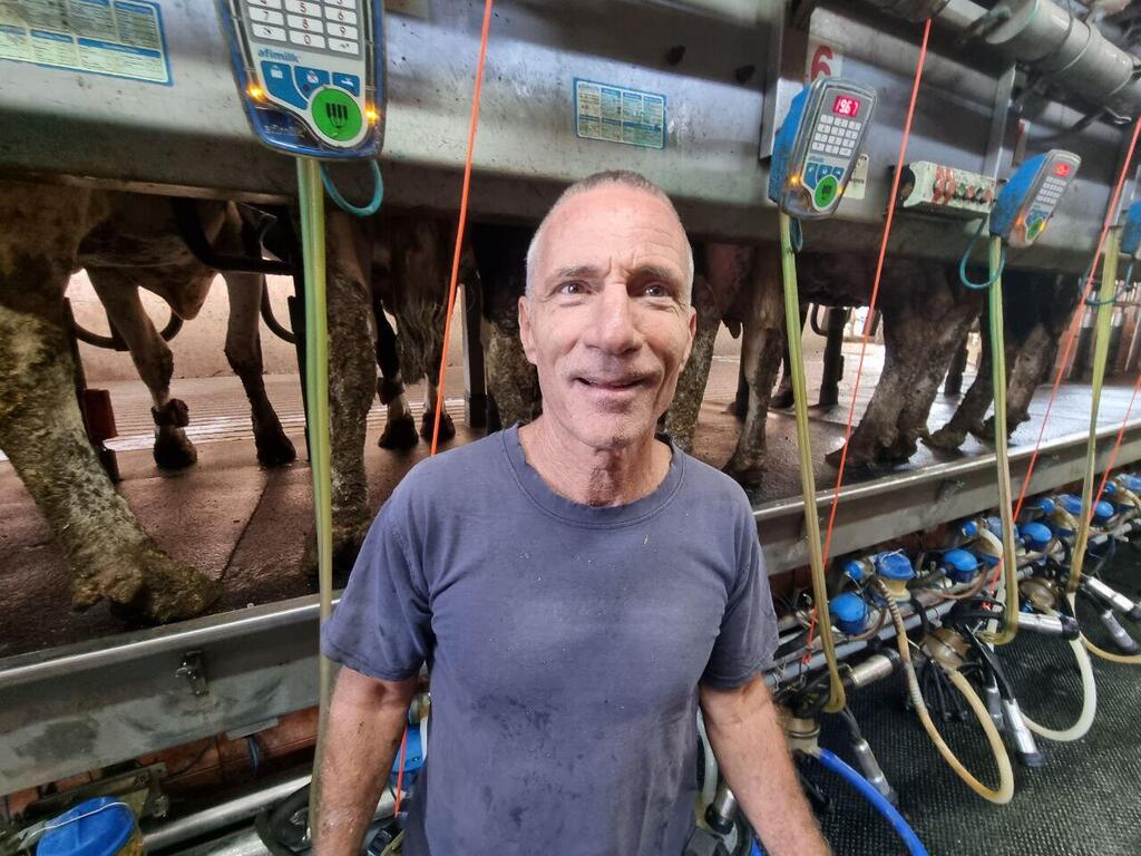 יפתח אמיר מקיבוץ מעגן מיכאל, שהגיע להתנדב