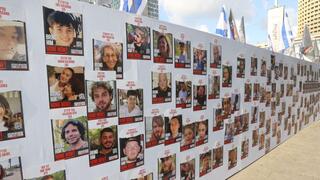  כיכר החטופים והנעדרים, ברחבת מוזיאון תל אביב