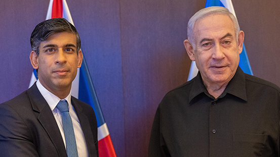נתניהו נפגש עם ראש ממשלת בריטניה