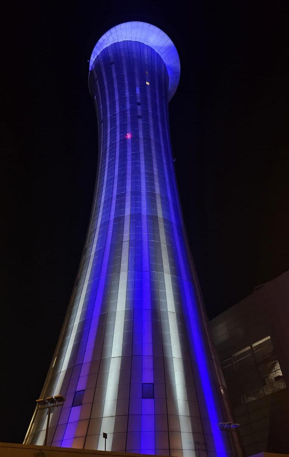 מגדל פיקוח נתב"ג פרויקט הארה של מטה החטופים והנעדרים