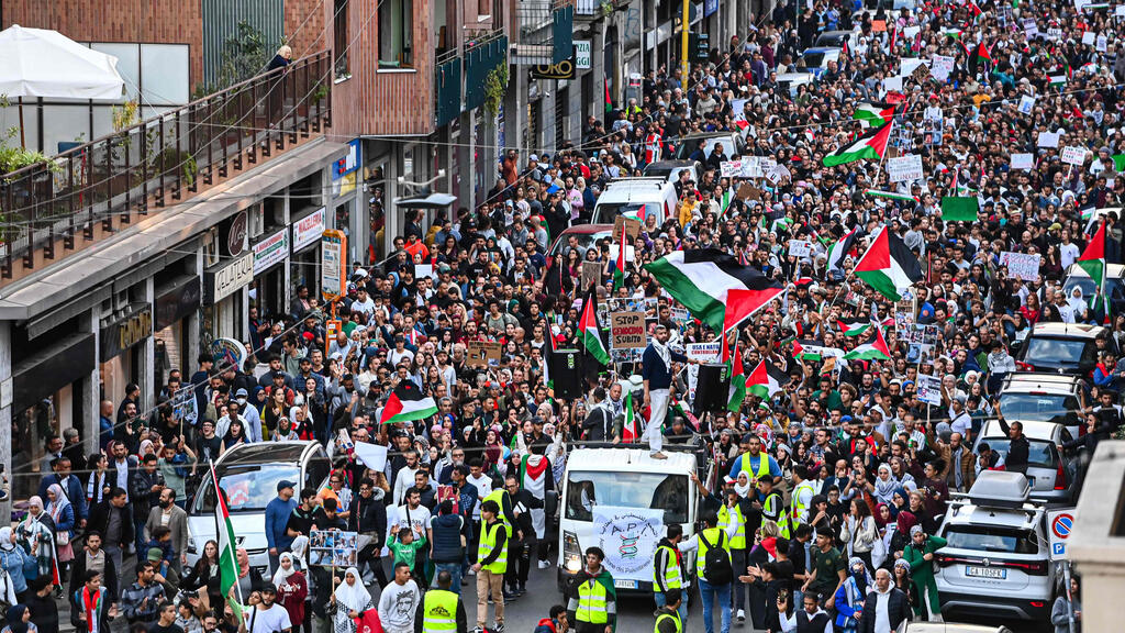 מילאנו איטליה   פרו פלסטינים הפגנות בעד עזה נגד ישראל 