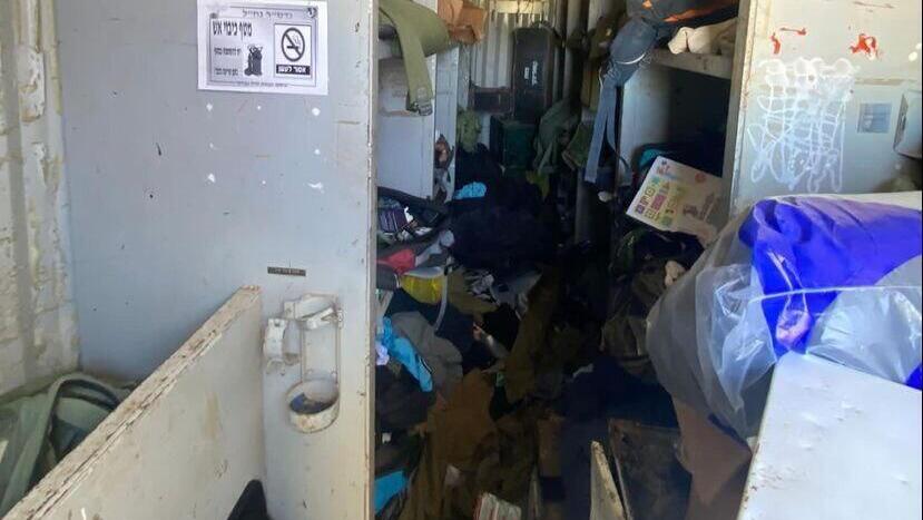 חשד: מכולות עם ציוד אישי של לוחמי סיירת נח"ל נפרצו ונבזזו