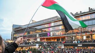מפגינים פרו פלסטינים בסטוקהולם שוודיה 