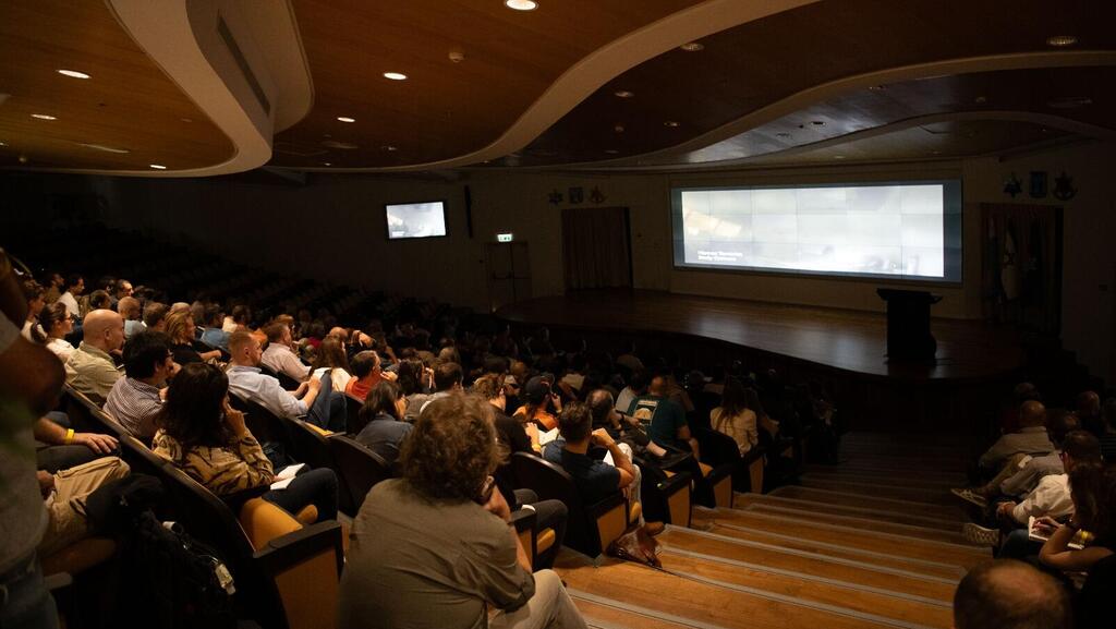 מפגש שארגן צה"ל עם כתבים, שהגיעו מכל העולם, על מעשי הזוועות של מחבלי החמאס