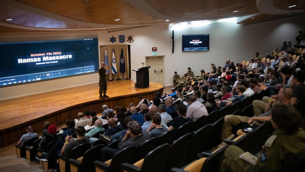 מפגש שארגן צה"ל עם כתבים, שהגיעו מכל העולם, על מעשי הזוועות של מחבלי החמאס