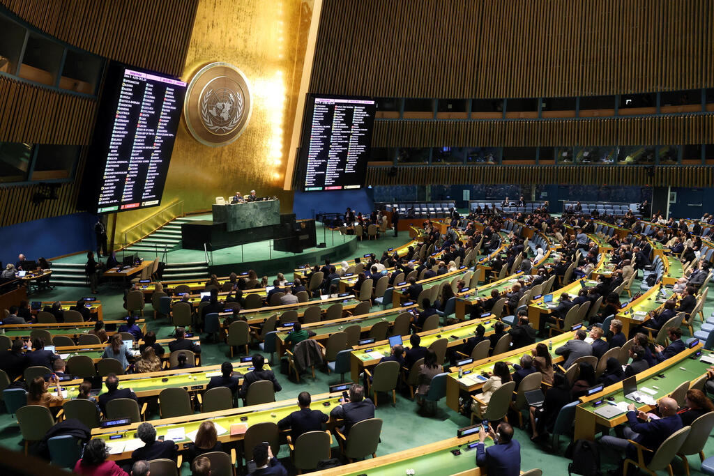 UN votes for resolution calling for Gaza ceasefire