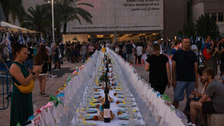 הפגנת המשפחות להחזרת החטופים והנעדרים בכיכר ברחבת מוזיאון תל אביב