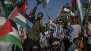 הפגנה פרו פלסטינית בג'קרטה  אינדונזיה 