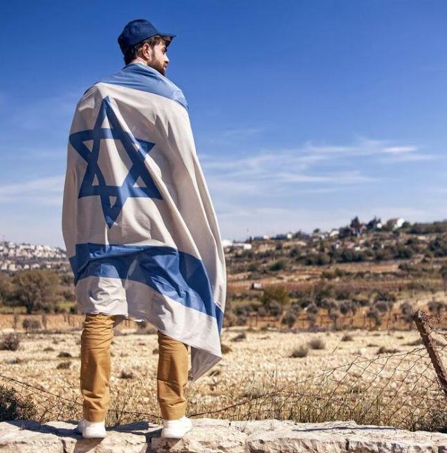 נת'ניאל בוזוליק