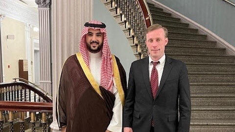 ג'ק סאליבן היועץ לביטחון לאומי של ארה"ב פגישה עם ח'אלד בן סלמאן אאל סעוד שר ההגנה של סעודיה 