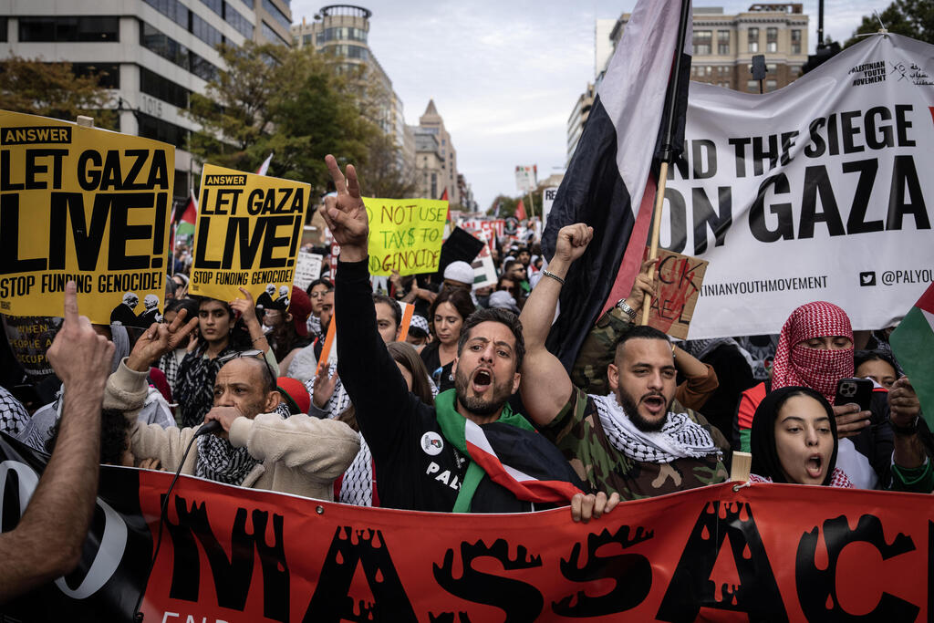 Protesters march in Washington in support of Gaza 