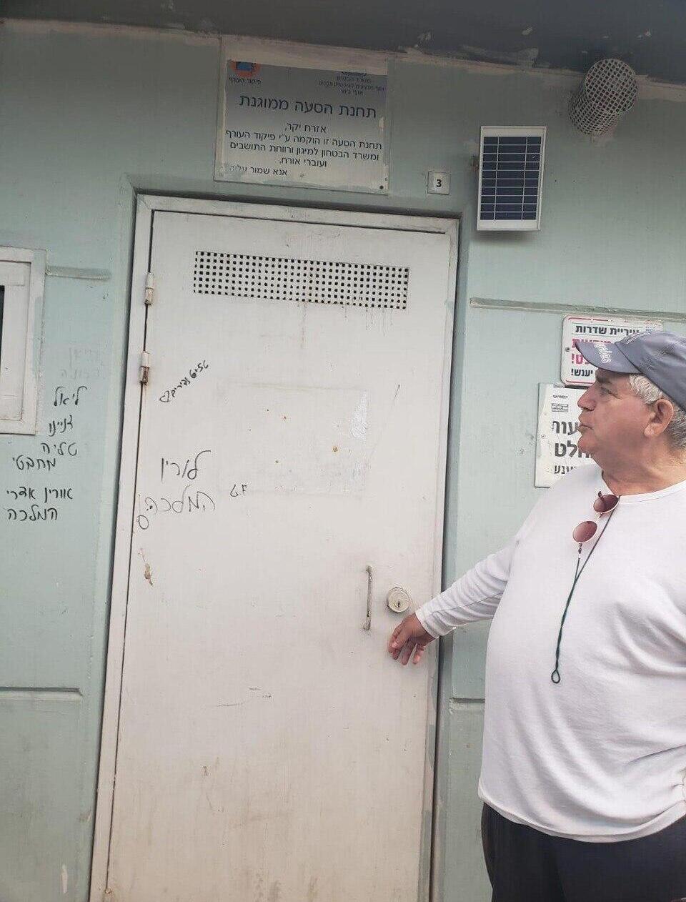 13 קשישים נהרגו ליד מיגונית תחנת אוטובוס ב שדרות ב  7.10