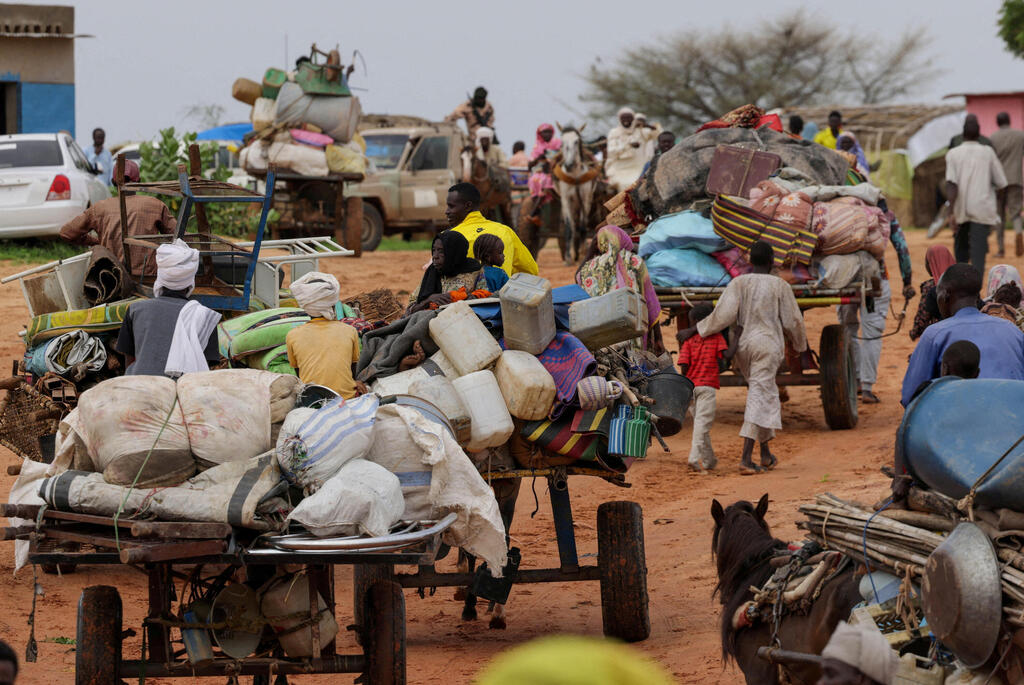 צ'אד פליטים מגיעים מ מערב דרפור ש ב סודן