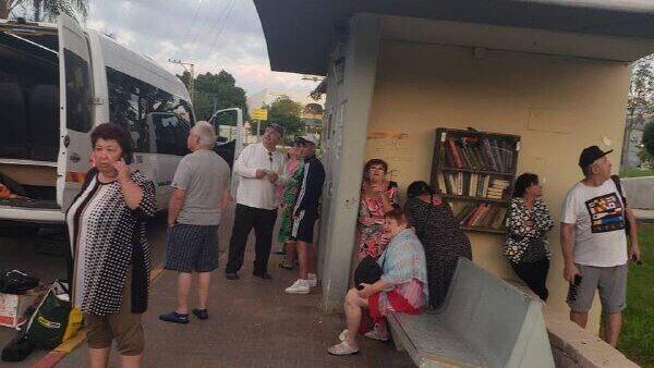 13 קשישים נהרגו ליד מיגונית תחנת אוטובוס ב שדרות ב  7.10