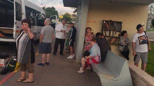 13 קשישים נהרגו ליד מיגונית תחנת אוטובוס ב שדרות ב  7.10