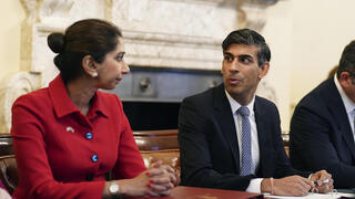 ארכיון ראש ממשלת בריטניה רישי סונאק עם סואלה ברוורמן שרת הפנים