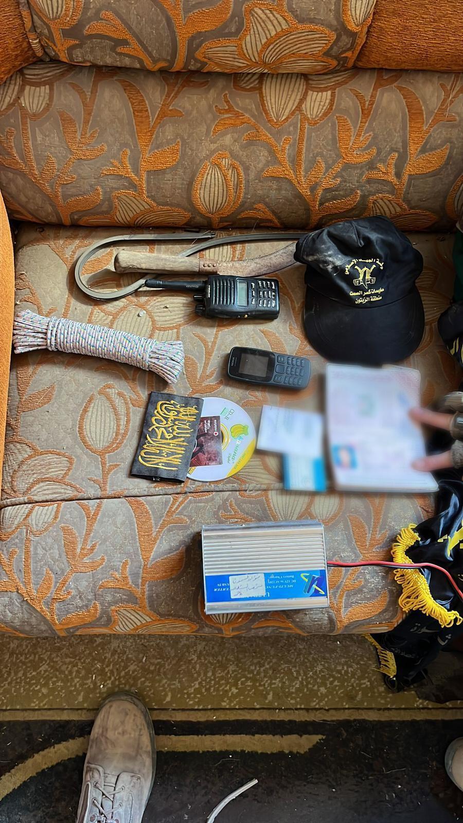 צילום: דובר צה"ל תיעוד מפשיטת חטיבת בית הספר לחי"ר על מפקדתו של המחבל איימן נופל שחוסל בתקיפות צה״ל ברצועה ומהשמדת פירי מנהרות בתוך מפעל