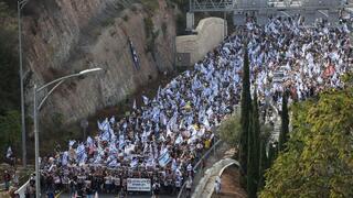 משפחות החטופים צועדות בכניסה לירושלים למשרד רה"מ