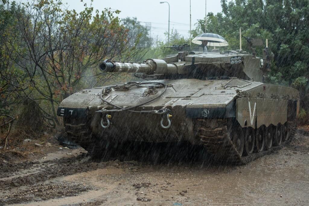 כוחות שריון בסערה החורפית בגבול לבנון. לוחמי חטיבה 205 