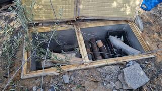 אמצעי לחימה, רקטות ומשגרים שנמצאו במרחב בית ספר סמוך למוצב חמאס