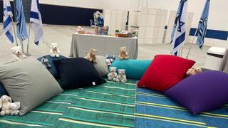 תיעוד מהיערכות צה"ל לקליטת החטופים החוזרים משטח רצועת עזה