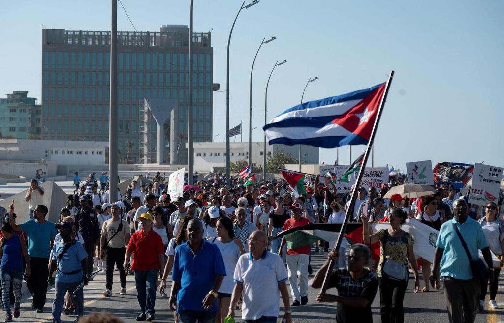 הפגנה בעד פלסטינים פרו-פלסטינים ב הוואנה קובה מלחמה עזה