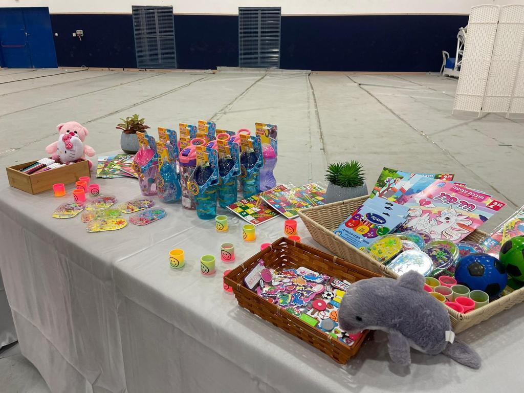 תיעוד מהיערכות צה"ל לקליטת החטופים החוזרים משטח רצועת עזה