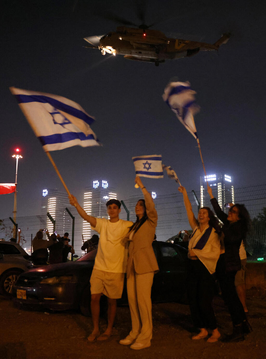 אזרחים אנשים החטופים והחטופות נחת בשניידר