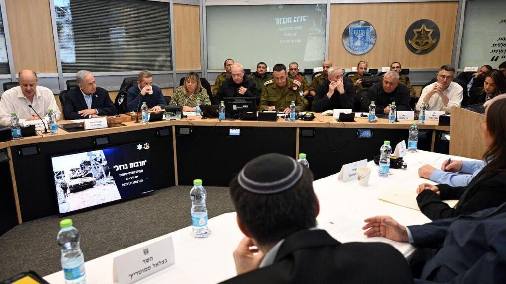 ראש הממשלה בנימין נתניהו בהערכת מצב בקבינט המדיני ביטחוני בקריה בתל אביב