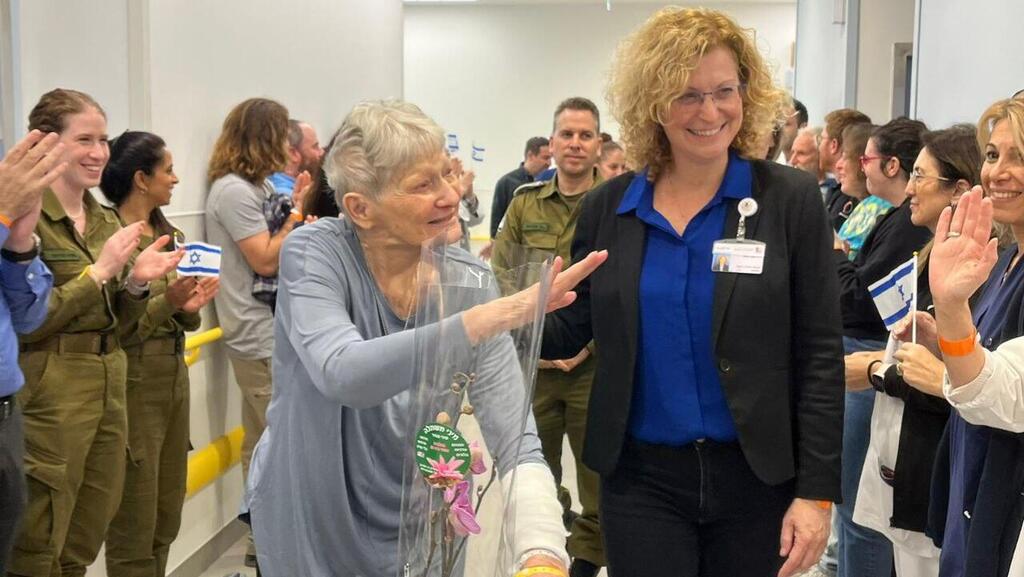 שחרורה של יפה אדר מביה"ח וולפסון