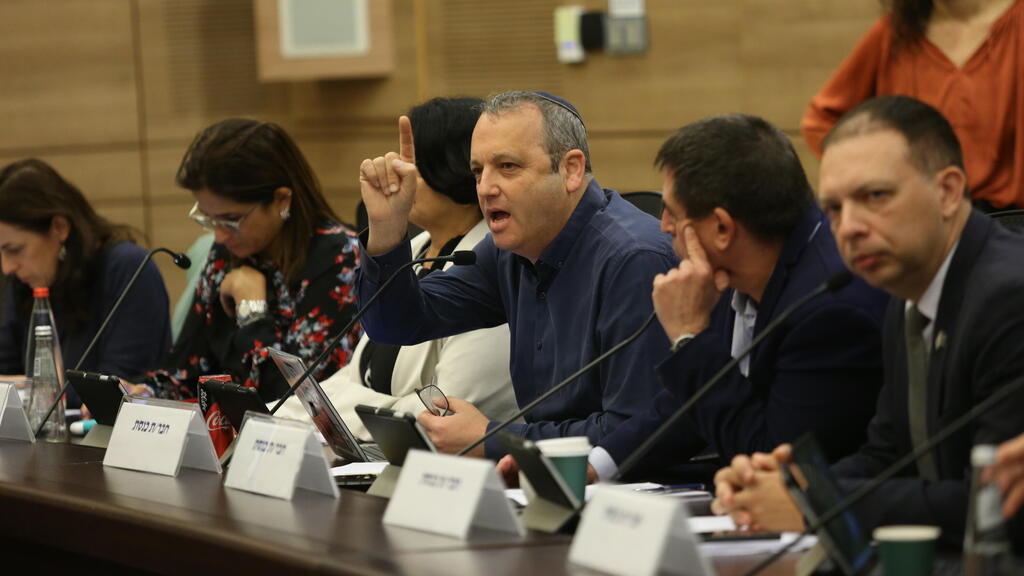 גלעד קריב  דיון בעניין רישוי כלי ירייה והפיקוח על החזקתם  בוועדה לענייני ביקורת המדינה